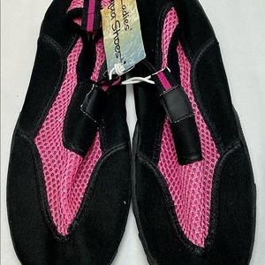 Women’s Water Shoes size 9-10